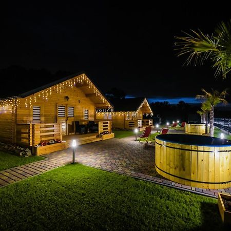 Nocleg Zator Domki Paradise Pod Palmami Ngoại thất bức ảnh